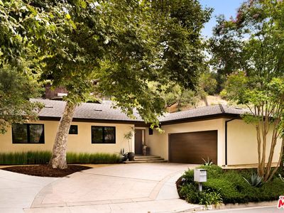 3546 Mandeville Canyon Rd