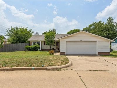830 Douglas Dr