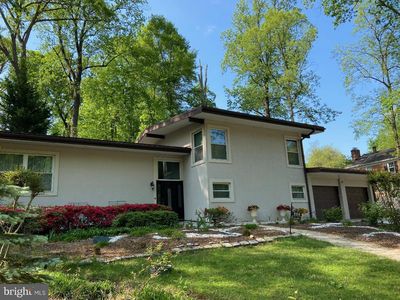 900 Azalea Dr
