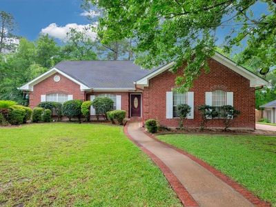 8 Columbia Ct