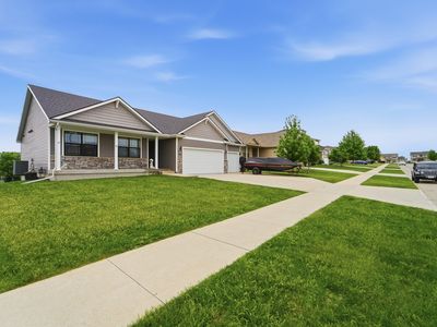 1305 NW Sunset Ln
