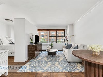 200 E 74th St APT 3G