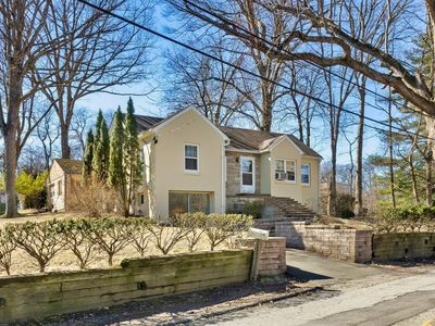 49 Old Schoolhouse Road