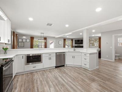 Property at 776 E Fulton St, Van Alstyne, TX