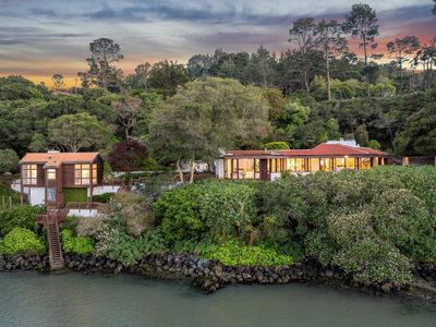 4200 Paradise Drive