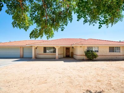 Property at 9527 Riggins Rd, Phelan, CA