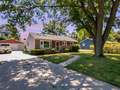 3401 East Bonnie DRIVE