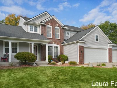 3467 N Meadowgrove Dr SE