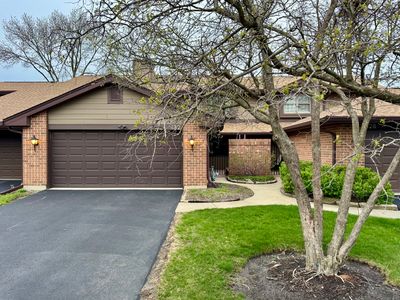 Property at 132 White Birch Ln, Westmont, IL
