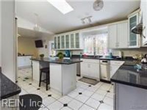 9104 River Cres
