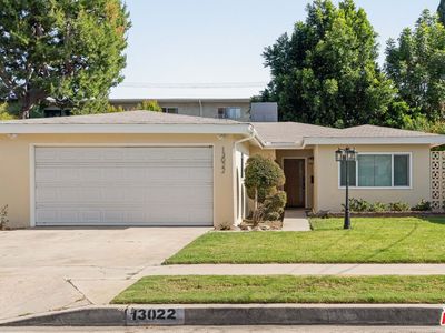 13022 Aetna St