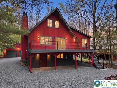 883 Deerfield Ct