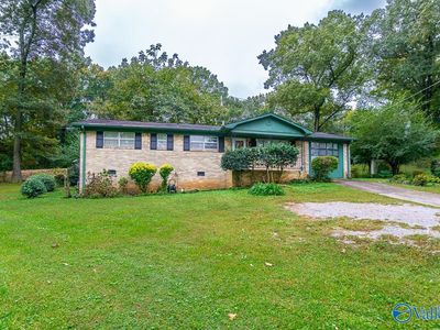 2901 Greenhill Dr NW