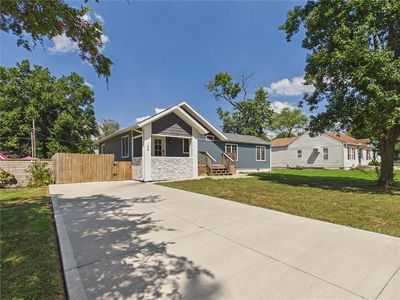 124 W 5th St