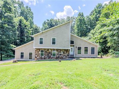 717 Raven Springs Trl