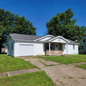 310 Linn St
