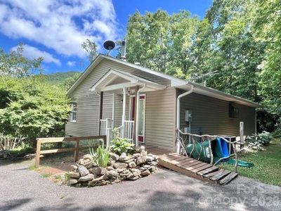 105 Chestnut Hill Rd