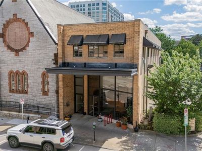 211 W Freemason St