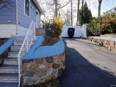 230 Lindenwood Road