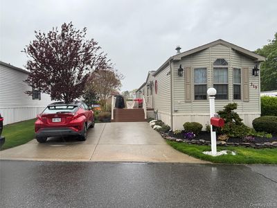 1661-319 Old Country Road #319