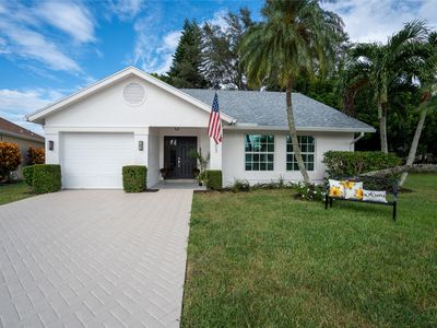 303 Moccasin Trail W