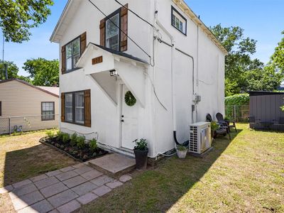 408 E Baylor St