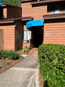 868 Wimbledon Dr