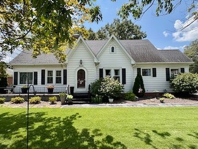 Property at 300 Plum St, Carmi, IL