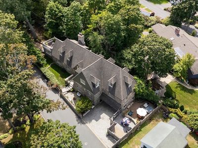 9 Galloupes Point Rd