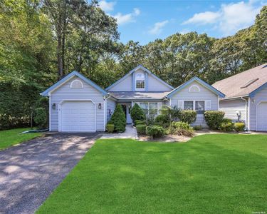 Property at 19 Huntingdale Way, Middle Island, NY