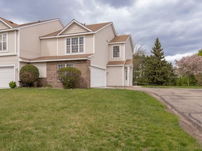15570 Finch Ave
