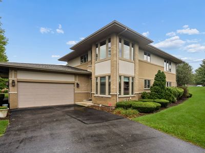 20467 Falling Water Cir