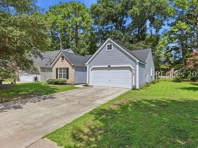 676 Farm Lake Dr