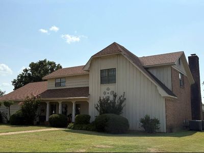 1301 Jane Ln