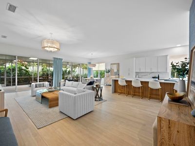 2204 SW Mayflower Drive