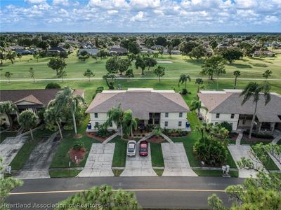 3805 Edgewater Dr