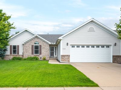 2246 Inez Ln