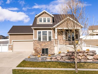 1977 E Redshoulder Dr N