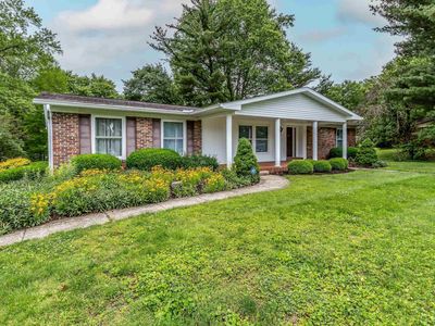 409 E Woodridge Dr