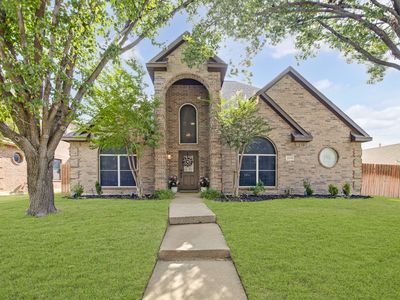 2039 Camelot Dr