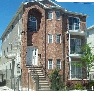 343-345 Hawthorne Ave