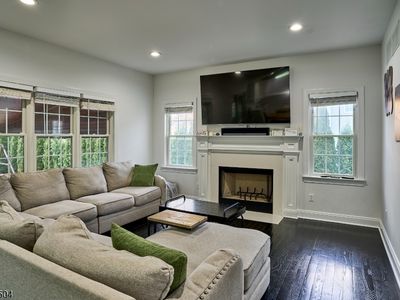 64 Colonial Woods Dr