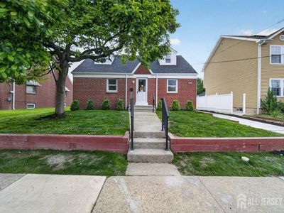 121 Dorothy St