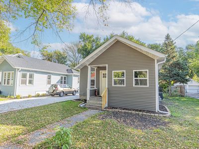 1208 University Dr S