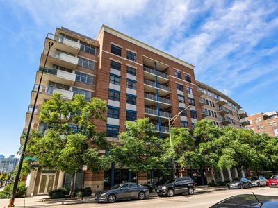 511 W Division St APT 706