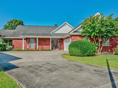 3242 Birchwood Triangle