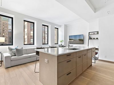 88 Lexington Ave APT 802