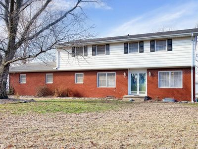 1305 N Hoover Rd