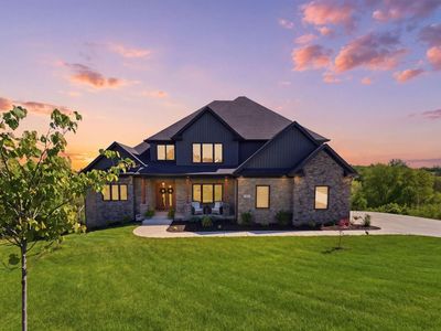 7095 Winners Circle Dr
