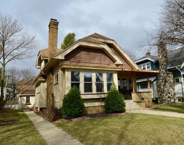 2771 South Taylor AVENUE